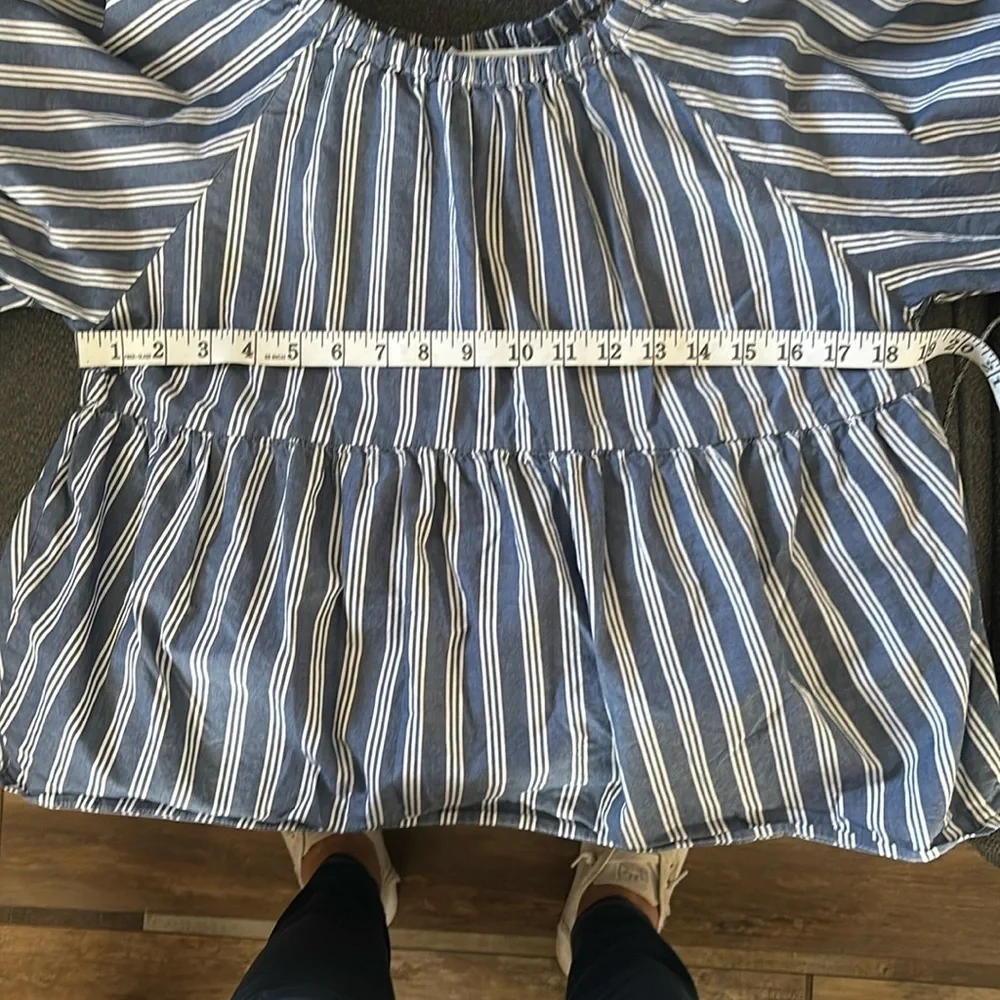 Old Navy calla-lilly blue Striped, 100 cotton, puff sleeve Top size M